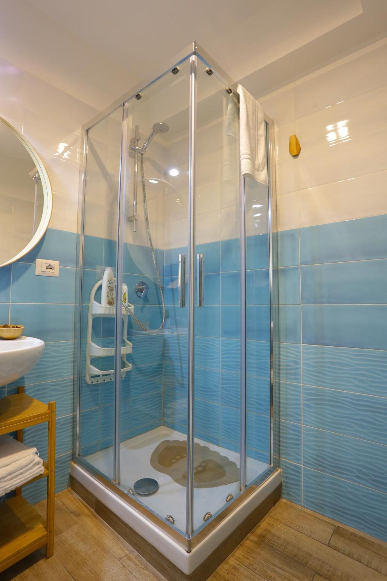 Domus Zapata Hotel Наполи Екстериор снимка