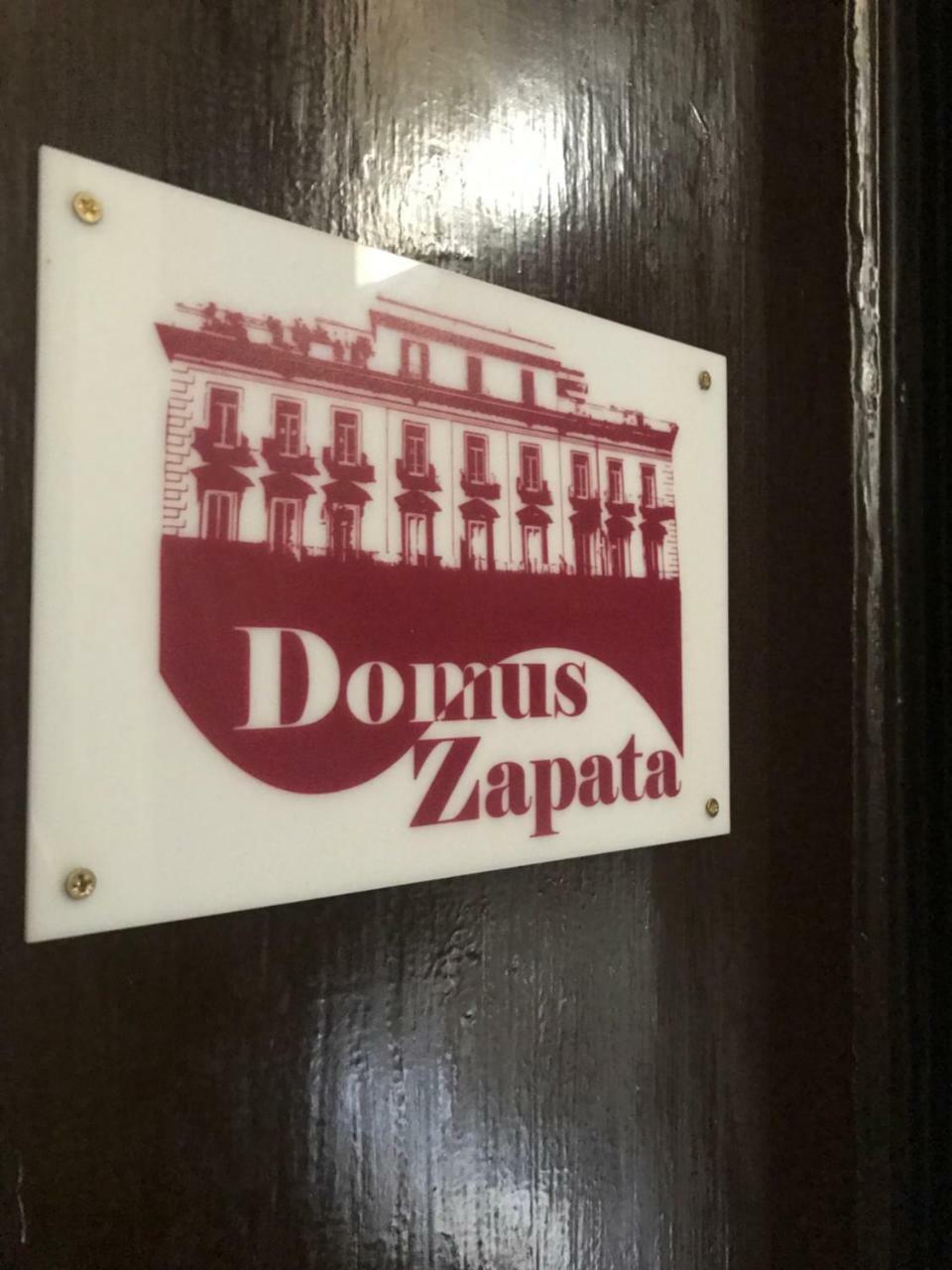 Domus Zapata Hotel Наполи Екстериор снимка